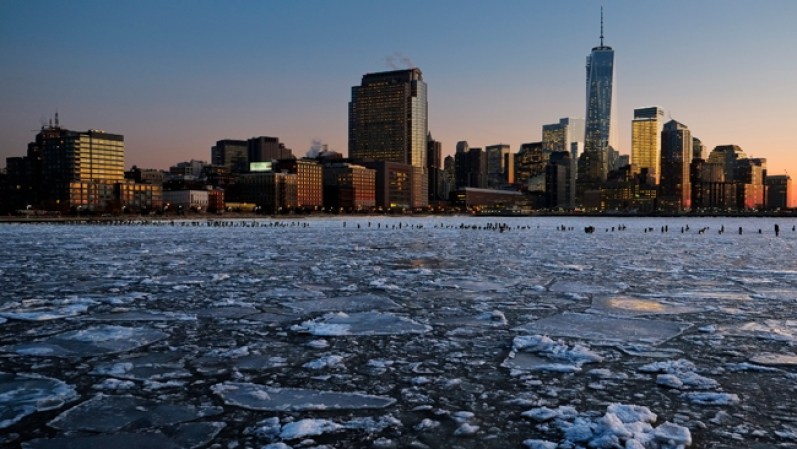 El rio Hudson en Nueva York se congeló.