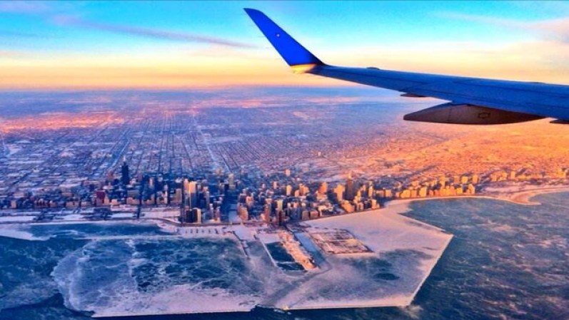 El pasajero de este avión captó cómo se veía Chicago completamente congelado. Muchos bromean y le dicen Chiberia.
