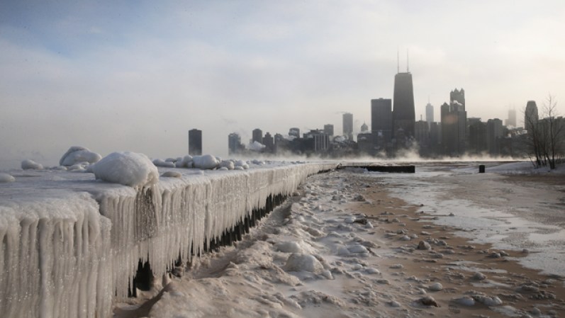 El lago Michigan en Chicago se congeló.