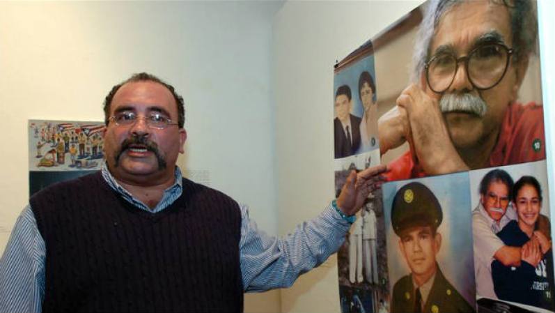 MAYO, 2013: Diversas figuras piden al presidente Barack Obama que indulte al independentista Oscar López Rivera, luego de 32 años preso en EEUU por conspiración sediciosa. <br /><br /> Piden a Obama indulto de preso boricua <br /><br />