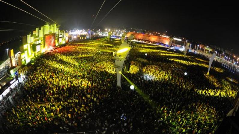 Rock in Rio Brasil: Diez años después de su última edición brasileña, el festival de música más grande del mundo volvió a casa, a Río de Janeiro, con siete jornadas de música y todas las entradas vendidas, 700,000 espectadores en total, que disfrutaron de memorables actuaciones de Metallica, Red Hot Chili Peppers, Katy Perry y Shakira, entre muchos otros.