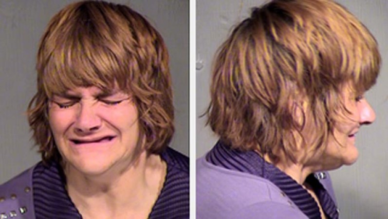 Jill Rogers fue arrestada el 8/24/2013 en la región de Maricopa, Arizona por:<br /><br />Assault intent<br /><br />Reckless<br /><br />Injure