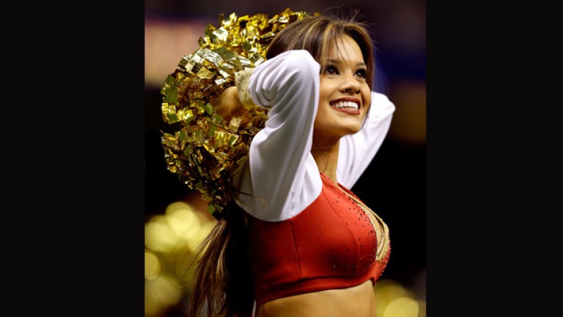 Porrista de los 49ers de San Francisco, en el Súper Tazón XLVII, en 2013.
