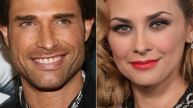 SEPTIEMBRE, 2013: Los actores Aracely Arámbula y Sebastián Rulli, quienes hasta entonces conformaban una de las parejas más flamantes del momento, anuncian su separación por medio de un comunicado. <br /><br /> Aracely y Sebastián, ¿juntos por trabajo? <br />