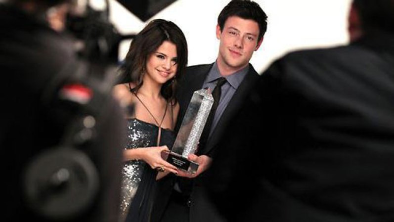 Para marzo de 2012 Gomez contaba con más de 10 millones de seguidores, superando así a Kim Kardashian y Ashton Kutcher quienes ocupan los lugares nueve y diez, respectivamente.