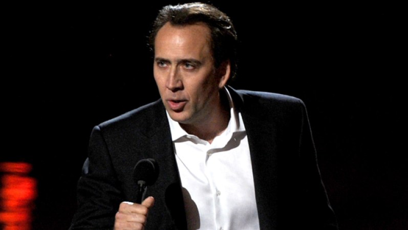 Nicolas Cage: El actor, uno de los mejor pagados en Hollywood, tuvo que poner varias de sus propiedades a la venta luego de adeudarle al IRS unos $6 millones.