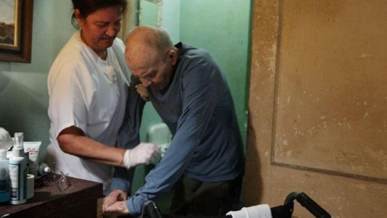 Ancianos de bajos recursos de la Florida viven preocupados por el futuro de su cuidado médico.