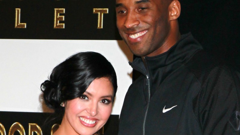 El enebeísta Kobe Bryant y su esposa Vanessa, casados desde 2001. Cuando se conocieron, el jugador tenía 21 años y ella 17. En diciembre de 2011 trascendió que ella solicitó el divorcio.