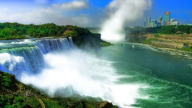 Cataratas del Niágara: ¡Son las más voluminosas de América del Norte! Ideal para ir de a dos, es una escapada que no les tomará muchos días.