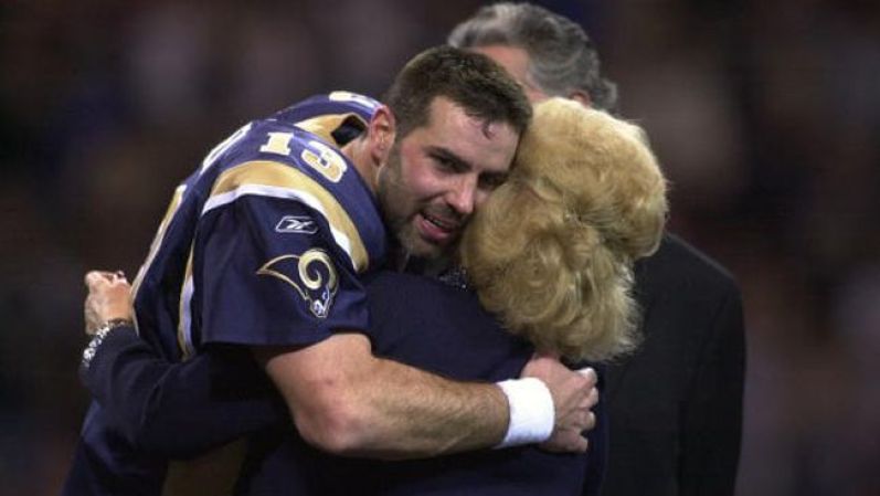 ¡Encima de guapo, muy cariñoso! Kurt Warner delos St.Louis Rams en el Superbowl que se llevó a cabo en Missouri.