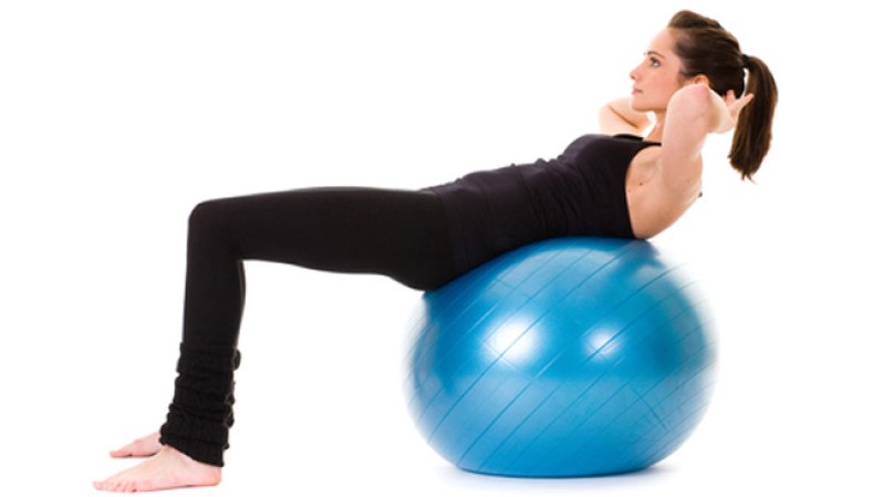 Llegar en forma a las fiestas de fin de año, te permitirá disfrutar sin remordimientos. Una experta te dice qué ejercicios puedes hacer para que tu abdomen esté listo para celebrar.