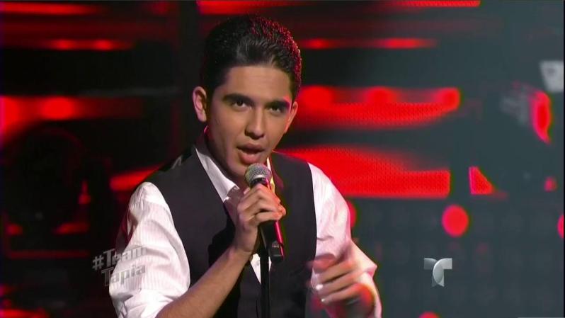 Alan ( Phoenix, Arizona) que logró salvarse gracias a los votos del público, cerró la noche cantando en inglés el tema "Feeling good".