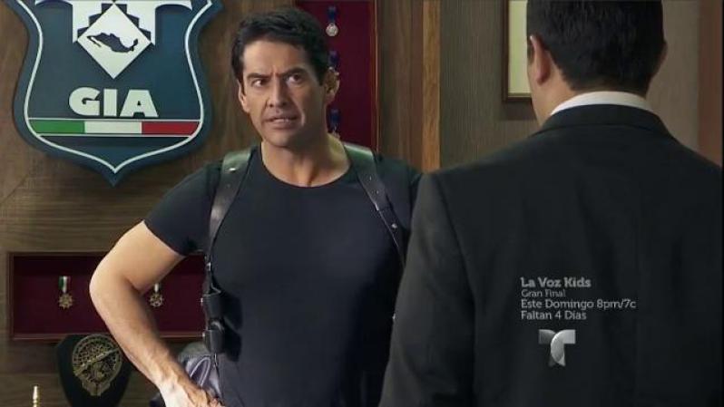 Benites exige a Marco que acate sus órdenes.