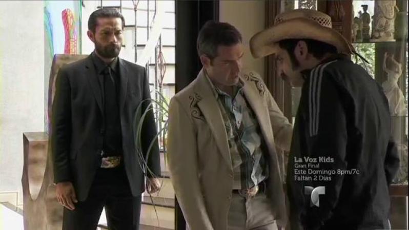 El Topo hace las pases con el Cabo.
