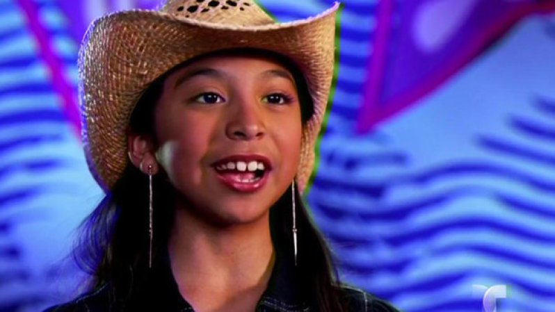 La mexicana Madalyn de 10 años, oriunda de Houston, Texas interpretó la canción de Yuri, "Que te pasa". Paulina Rubio y Roberto Tapia, lucharon por conseguir su voz ¿y quién lo logró? ¡Roberto Tapia!
