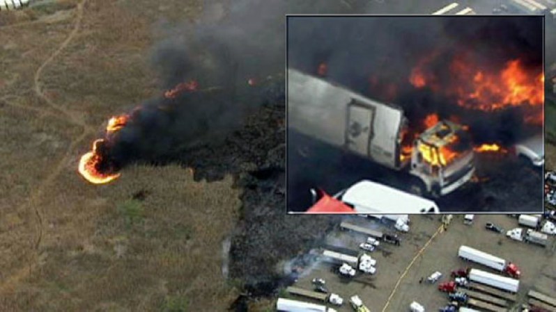8 DE MAYO, 2014: Un incendio forestal se prolonga por varias horas y destruye todo a su paso.