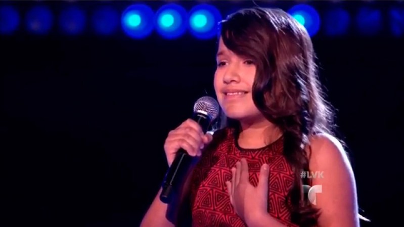 Celeste Lozano, de 11 años, llegó desde Laredo, Texas, y contó que está viva gracias a la Virgencita.