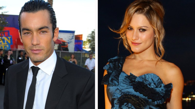 Los actores Aaron Díaz y Lola Ponce confirmaron que están esperando bebé.