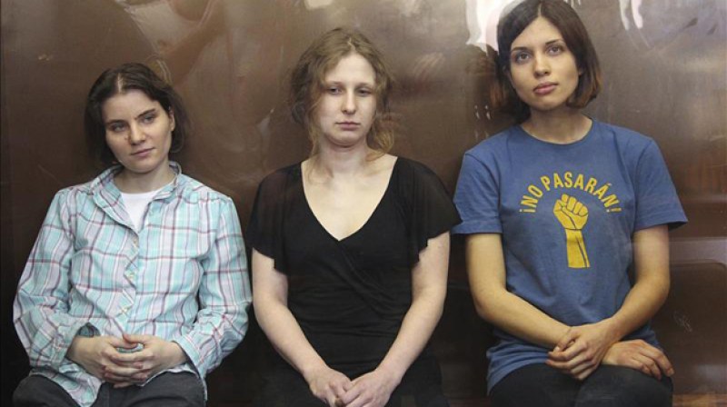Rockeras sentenciadas por canción