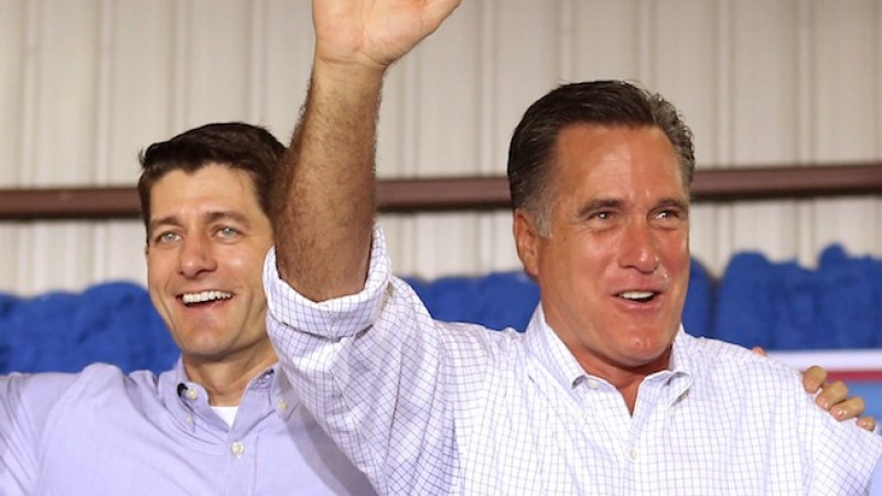 Paul Ryan acompaña a Mitt Romney en uno de los eventos de campaña.