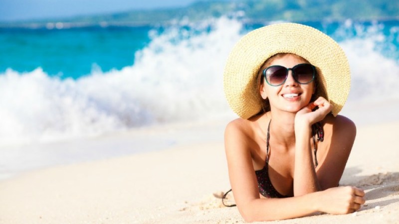 La exposición al sol por 10 minutos, tres o cuatro veces a la semana, con ciertos cuidados puede ser benéfica para la salud.