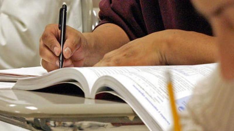 El Colegio de HCF y el Instituto Profesional de grado ayudan a estudiantes hispanos a que alcancen su metas en Estados Unidos.