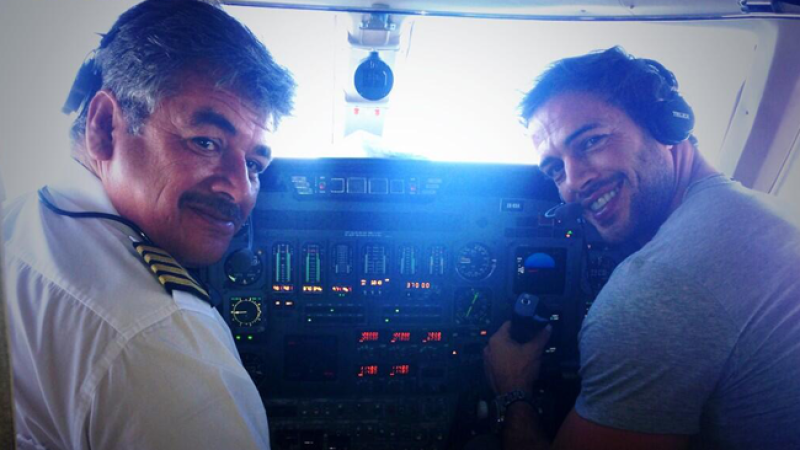 William Levy y el capitán de la nave.