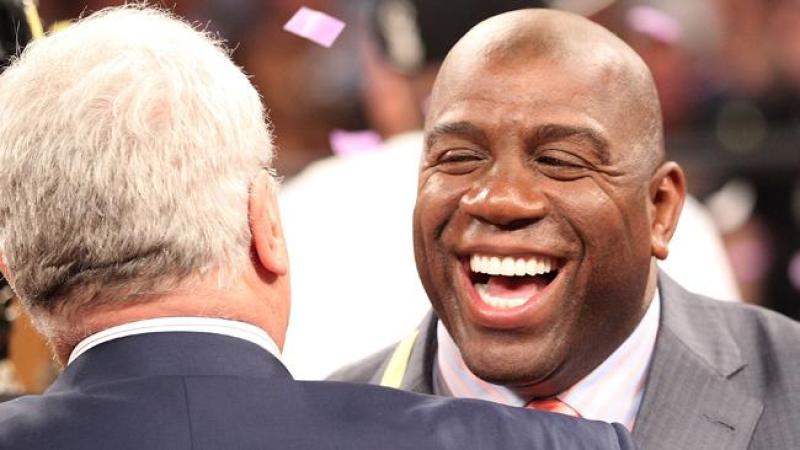 Se llegó a un acuerdo para vender ese equipo a un grupo que incluye al ex astro de los "Lakers" Magic Johnson.
