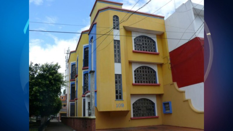 Uno de sus edificios de departamentos en renta en la colonia Luneta, en Zamora, Michoacán,