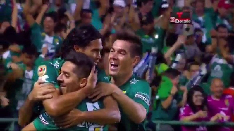 El León de Guanajuato celebró el bicampeonato del fútbol mexicano este domingo en la noche.