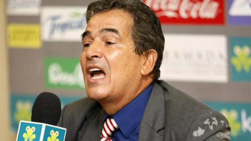 En la imagen, el técnico de la selección de Costa Rica, el colombiano Jorge Luis Pinto.
