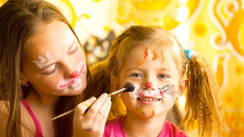 Caras pintadas: diversión en familia