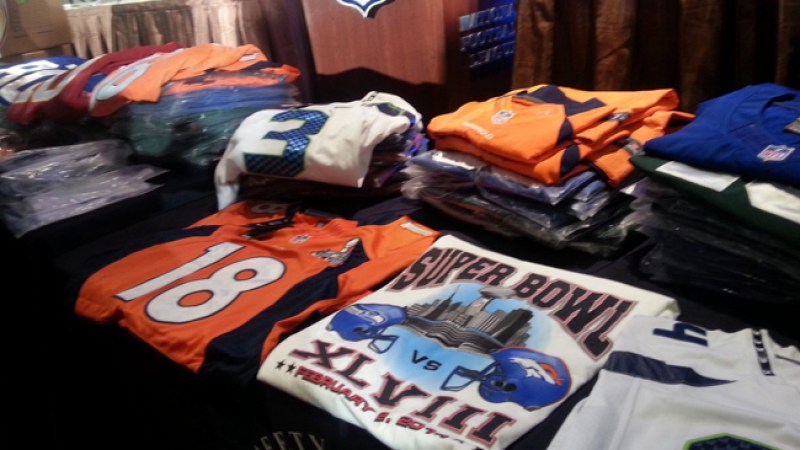 Super Bowl: Barren con artículos falsos