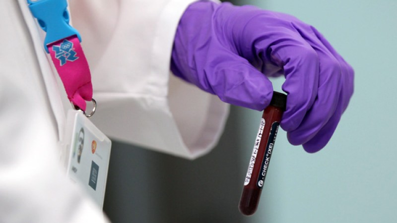 Transfusión de sangre le cuesta la vida