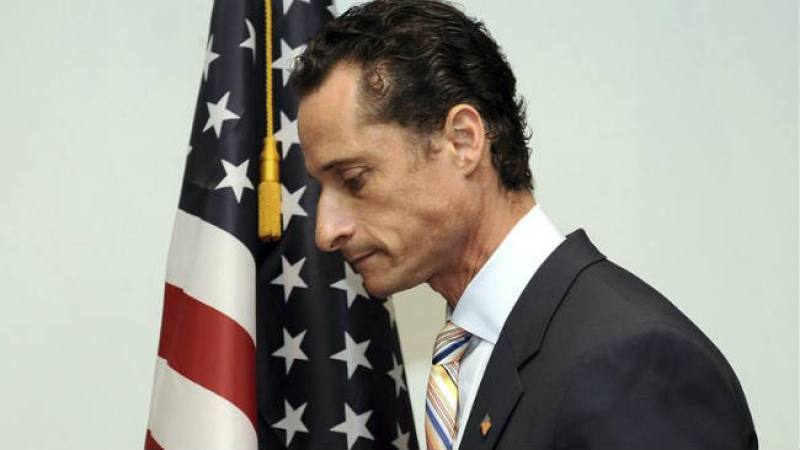 A la luz más fotos sexuales de Weiner