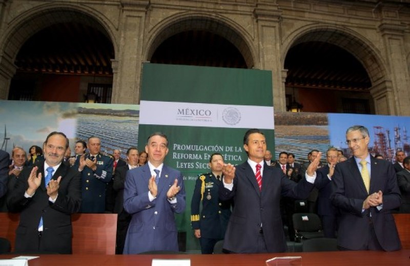 Peña Nieto promulga leyes energéticas