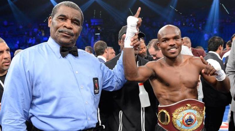 La victoria por decisión dividida del púgil estadounidense Timothy Bradley Jr. estuvo llena de polémica porque la mayoría no vio que hubiese hecho méritos suficientes para conseguirla.