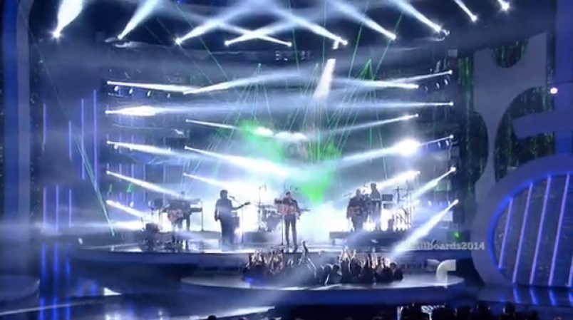 Juanes "Mil pedazos".