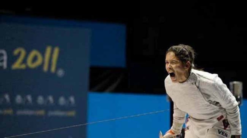 Alejandra Benítez, la reina del esgrima que desata pasiones.