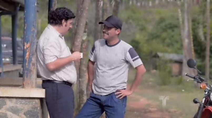 Escobar habla con Marino sobre Yesenia, y éste acepta tener una relación con ella.