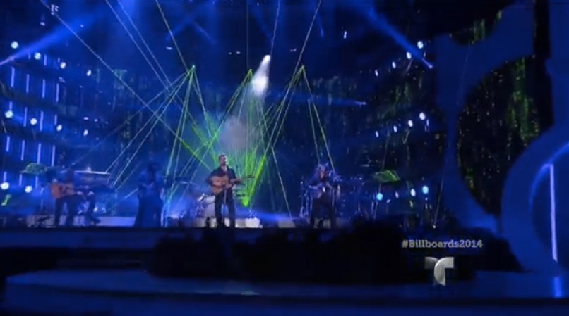 Juanes "Mil pedazos".