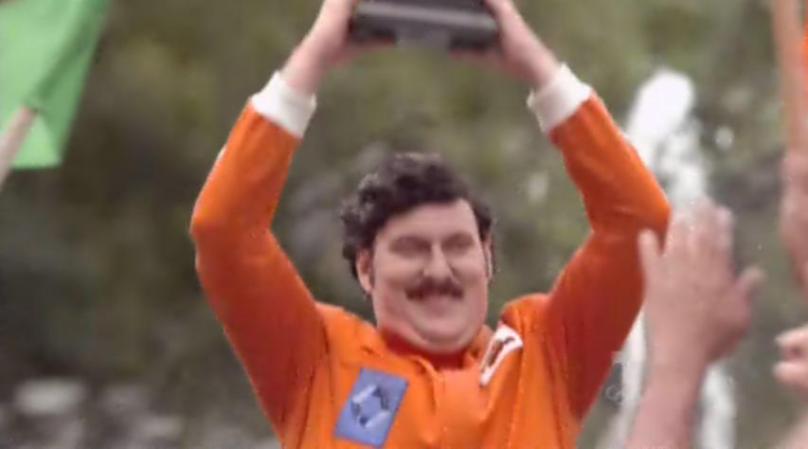 Pablo Escobar saborea su triunfo, aunque haya sido con trampas.