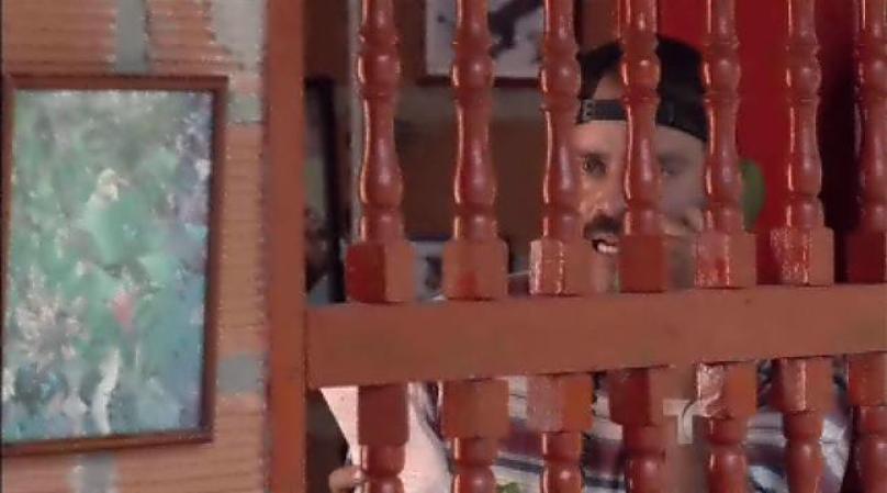 Marino llama a la estación de radio para como vocero de los extraditables dar un mensaje.