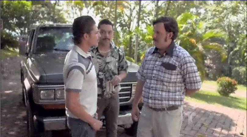 Pablo Escobar le pide al Chili y al Topo que le consigan a unos sicarios de confianza para que protejan a Marcos Herber.
