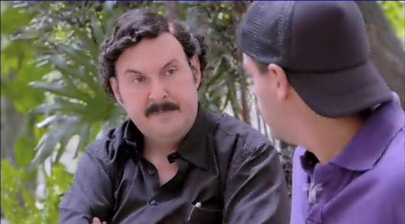 Escobar pregunta a Marino si ya mató a Yesenia.