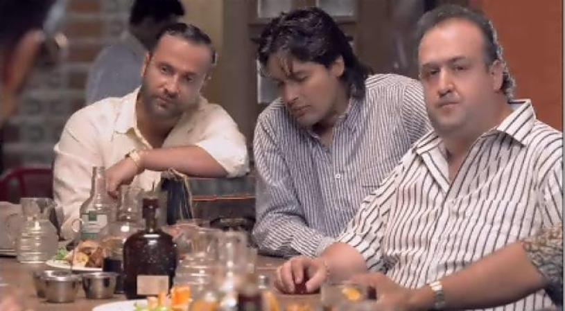Para empezar, les dice que tienen que parar la ola de violencia. Los hermanos Motoa aseguran estar de acuerdo.
