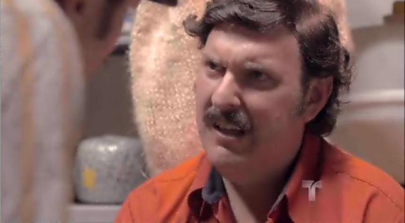 Escobar da la órden de que todavía no lo maten.