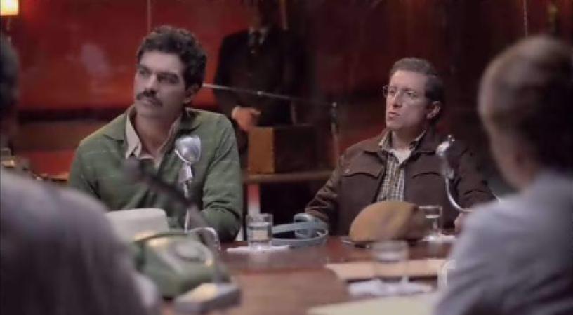 Diego Pizano acude a un programa radial y dice públicamente que se tiene que ir porque tiene que tomar un vuelo.