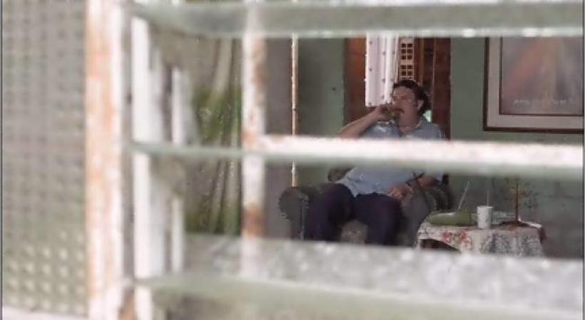 Y éste le reclama que se esté viendo con Gildardo, del Cartel de Cali.