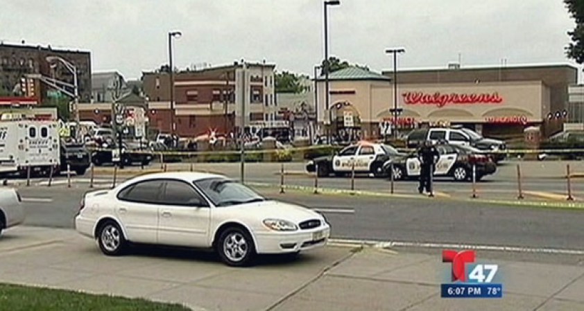 El oficial, Melvin Santiago, de 23 años, murió tras acudir a un intento de robo en una farmacia de Walgreens de Nueva Jersey.